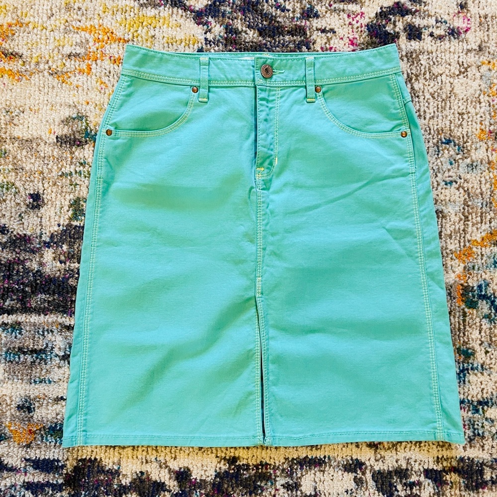 •SOLD• gap mint denim skirt, size 6
